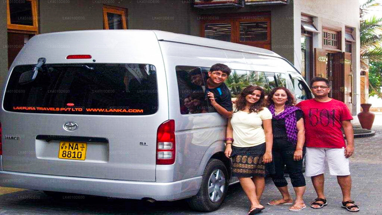 Kollupitiya City to Colombo Airport (CMB) Private Transfer